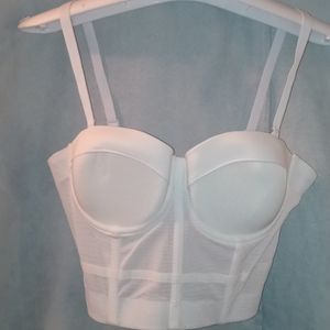 Composition white bustier